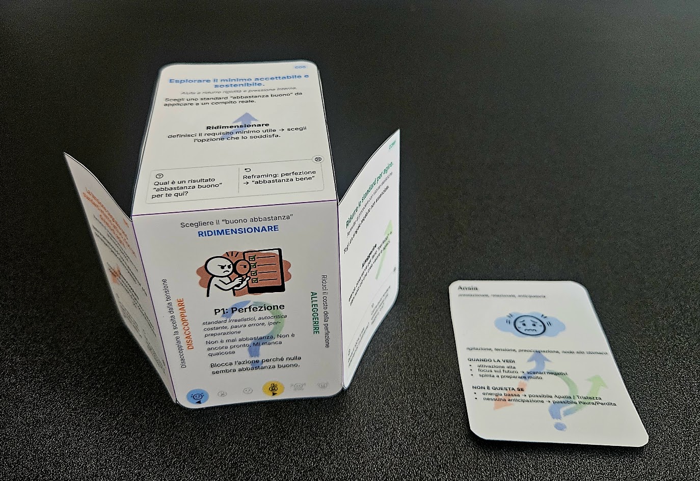 Prime carte EPiC stampate professionalmente e ritagliate a mano
